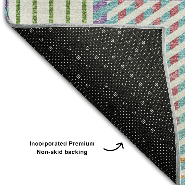 HomeRoots 8' Stylish Teal and Purple Plaid Round Rug - Washable, UV Protected, Perfect for Active Homes! 678757