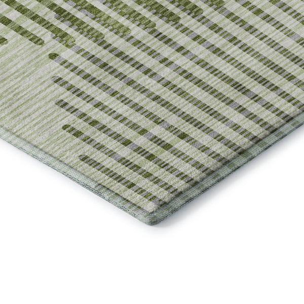 HomeRoots 8' Round Geometric Washable Rug in Green, Ivory & Gray – UV Protected, Stain Resistant, Perfect for High-Traffic Areas 678787