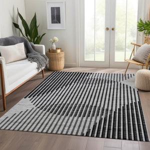 HomeRoots 5' X 8' Gray And Ivory Geometric Area Rug - Washable, UV-Protected, Durable Design for Busy Homes 678798