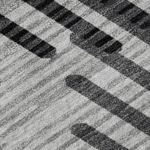 HomeRoots 5' X 8' Gray And Ivory Geometric Area Rug - Washable, UV-Protected, Durable Design for Busy Homes 678798