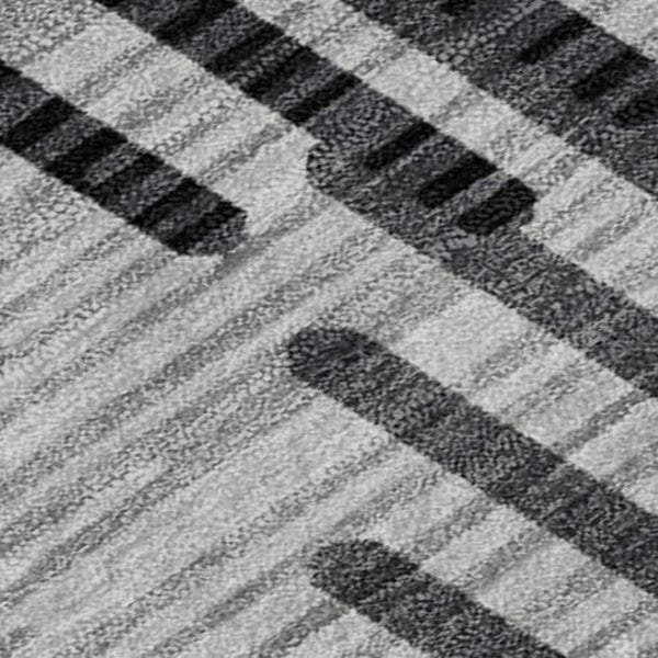 HomeRoots 5' X 8' Gray And Ivory Geometric Area Rug - Washable, UV-Protected, Durable Design for Busy Homes 678798