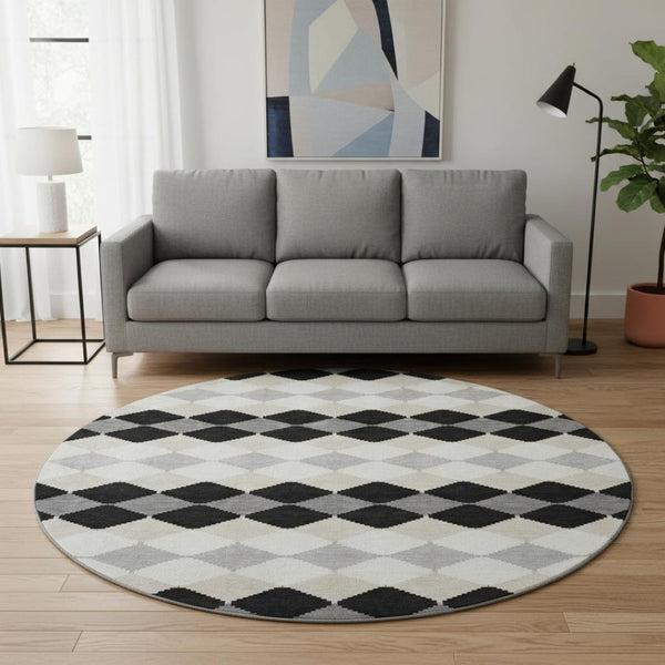 HomeRoots 8' Stylish Black, Gray & Ivory Geometric Washable Round Rug – Durable, UV-Protected & Easy Care! 679033