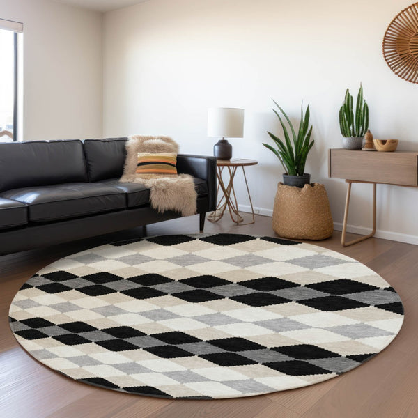 HomeRoots 8' Stylish Black, Gray & Ivory Geometric Washable Round Rug – Durable, UV-Protected & Easy Care! 679033