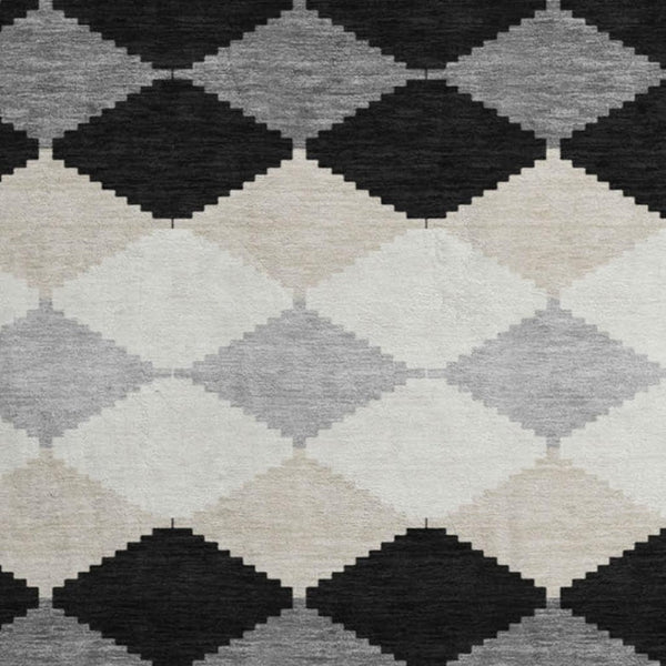 HomeRoots 8' Stylish Black, Gray & Ivory Geometric Washable Round Rug – Durable, UV-Protected & Easy Care! 679033