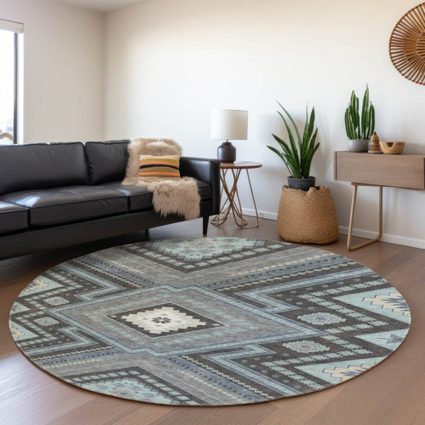 HomeRoots 8' Pewter Gray Tribal Round Rug - Washable, UV Protected, Stain Resistant for Stylish High-Traffic Areas 679309