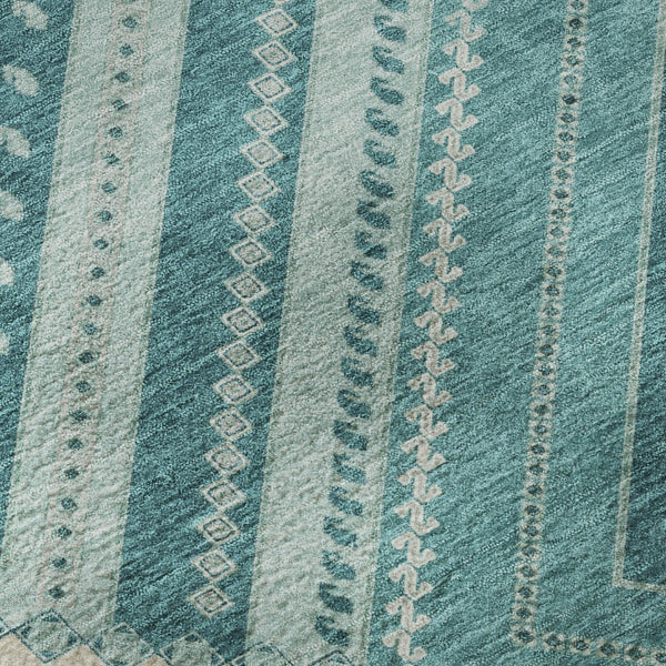 HomeRoots 8' Teal Beige Aqua Tribal Round Rug - Washable, UV Protected & Stain-Resistant for Busy Homes 679315