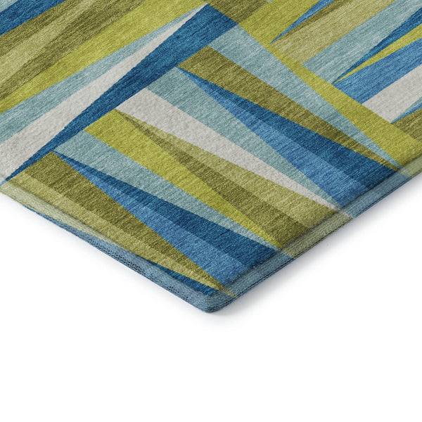 HomeRoots 10' X 14' Teal Green & Ivory Geometric Area Rug - Stylish, Washable, UV-Protected for Any Space! 679468