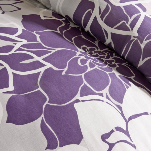 HomeRoots Set of Seven Elegant Purple & White Floral King Bedding Ensemble with Luxurious 400-Thread Count 679867