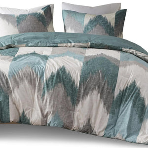 HomeRoots Set of Three Aqua and White Ring Stitch Bedding Collection – Luxurious Comforter & Shams Set 679884