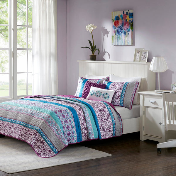 HomeRoots Set of Five Elegant Purple and Ivory Striped Queen Bedding with Ring-Stitch Comforter & Shams 679886