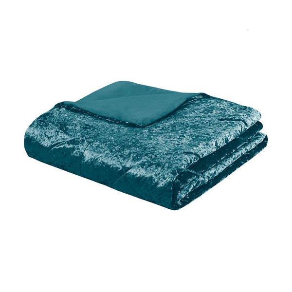 HomeRoots Set of Four Teal Blue King Bedding Ensemble - Stylish Comforter & Decorative Shams for Modern Homes 679887