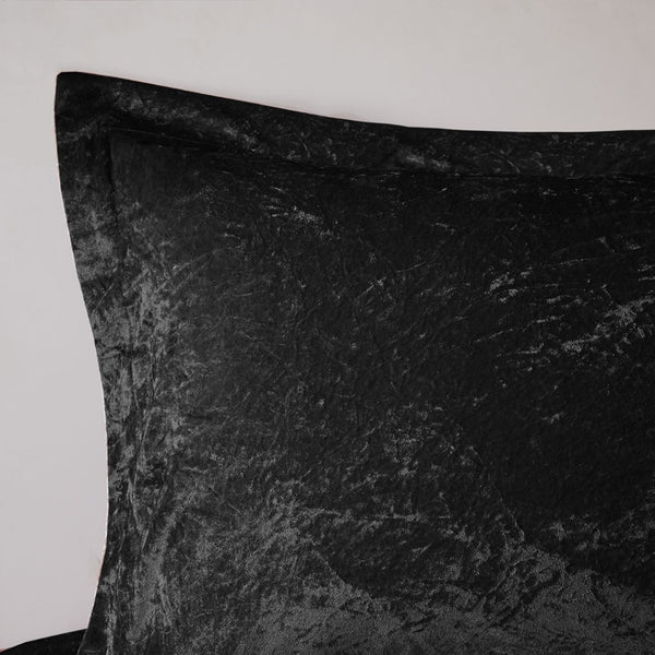 HomeRoots Set of Three Black Twin Ring Stitch Bedding Set – Modern Comforter and Shams for Stylish Rooms 679888