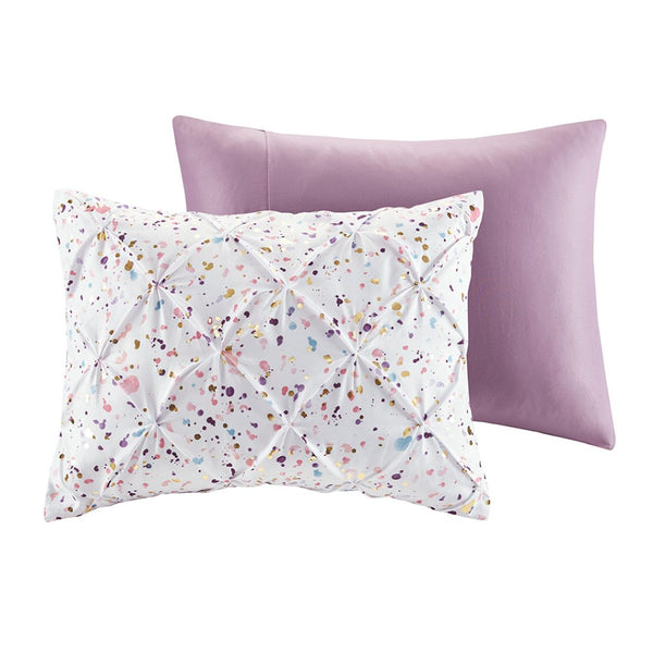 HomeRoots Set of Four Plum and White Abstract Ring Stitch Comforter & Shams - Luxurious, Lightweight Bedding 679894