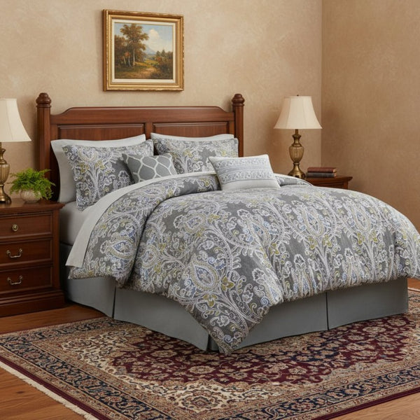 HomeRoots Set of Six Gray and Ivory Damask King Comforter with Ring-Stitch Shams for Elegant Bedrooms 679896