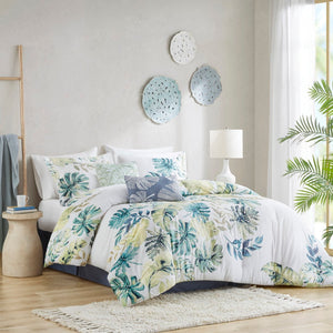 HomeRoots Set of Six King Bedding Set with Mid-Century Comforter & Shams in White, Blue, and Green Accents 679900
