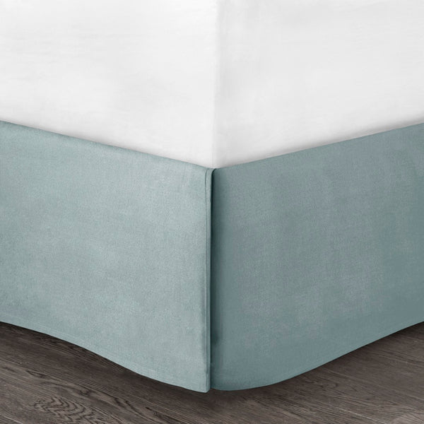 HomeRoots Set of Four White and Aqua Ring Stitch Comforter & Sham Set - Mid-Century Modern Bedroom Decor 679904