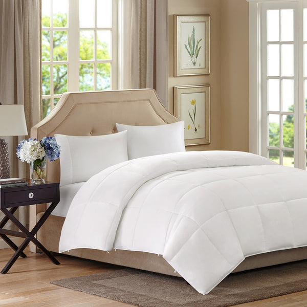 HomeRoots Set of Two White Ring Stitch Polyester Sham and Comforter - Lightweight, Elegant Bed Ensemble 679909