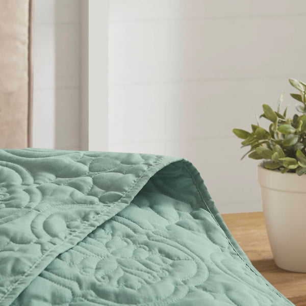 HomeRoots Set of Three Aqua Medallion Comforter and Ring Stitch Shams for a Vibrant Mid-Century Bedroom 679910