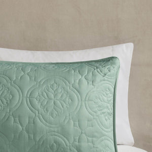HomeRoots Set of Three Aqua Medallion Comforter and Ring Stitch Shams for a Vibrant Mid-Century Bedroom 679910