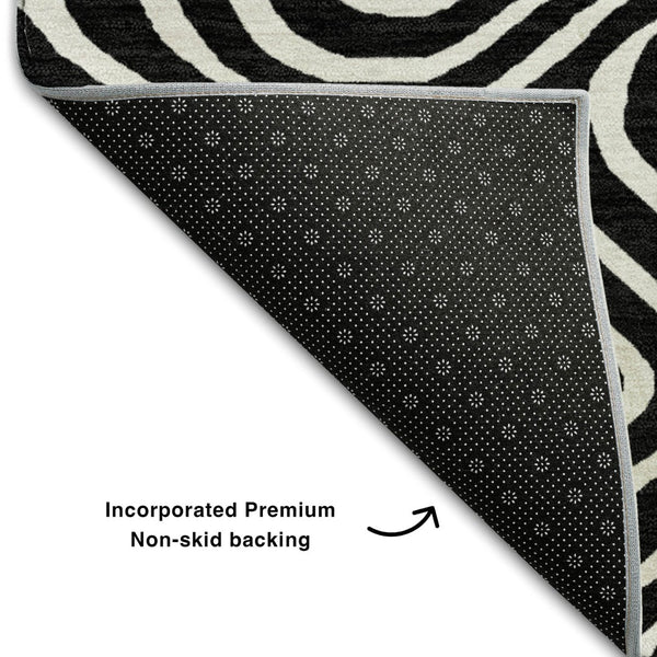 HomeRoots 8' Black And Ivory Abstract Washable Round Rug – Durable, Stylish, Stain-Resistant, UV Protected Design! 680070