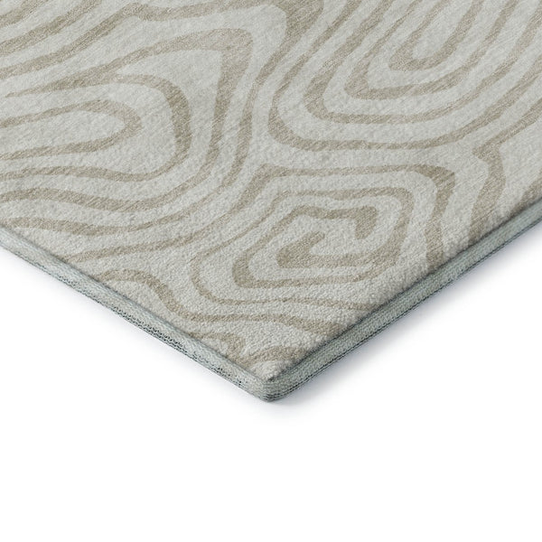 HomeRoots 8' Ivory and Beige Abstract Round Rug - Washable, UV Protected, Soft, Durable for High-Traffic Areas 680094