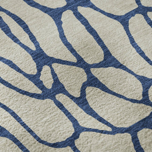 HomeRoots 8' Washable Beige and Navy Blue Geometric Round Rug with UV Protection - Perfect for Busy Homes! 680298