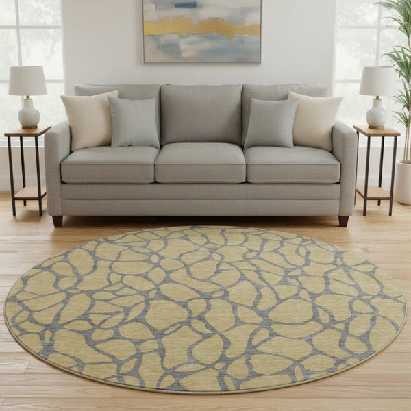 HomeRoots 8' Gold and Gray Geometric Round Rug - Washable, UV-Protected, Durable for High-Traffic Areas 680316