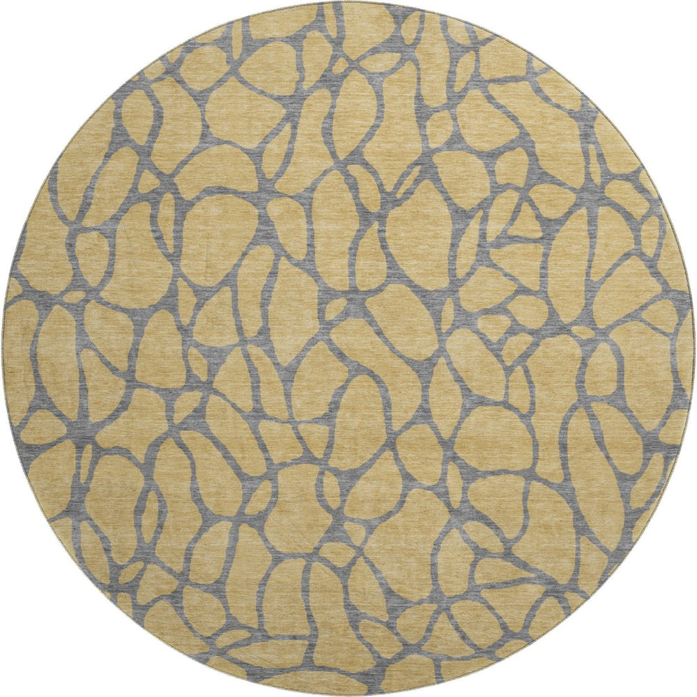 HomeRoots 8' Gold and Gray Geometric Round Rug - Washable, UV-Protected, Durable for High-Traffic Areas 680316