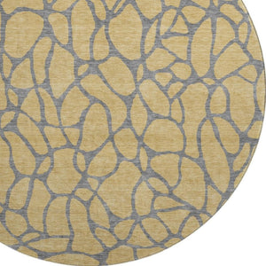 HomeRoots 8' Gold and Gray Geometric Round Rug - Washable, UV-Protected, Durable for High-Traffic Areas 680316