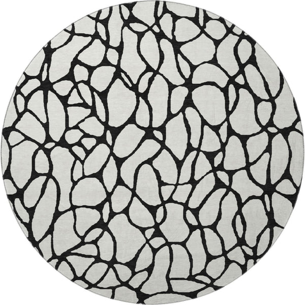 HomeRoots 8' Ivory and Black Geometric Round Rug - Washable, UV Protected, Durable Design for Busy Homes 680328