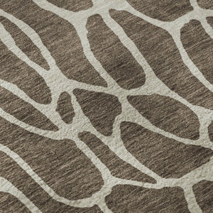 HomeRoots 8' Modern Brown and Beige Geometric Round Rug - Washable, UV Protected, Non-Slip, Stain Resistant 680394