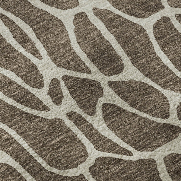 HomeRoots 8' Modern Brown and Beige Geometric Round Rug - Washable, UV Protected, Non-Slip, Stain Resistant 680394
