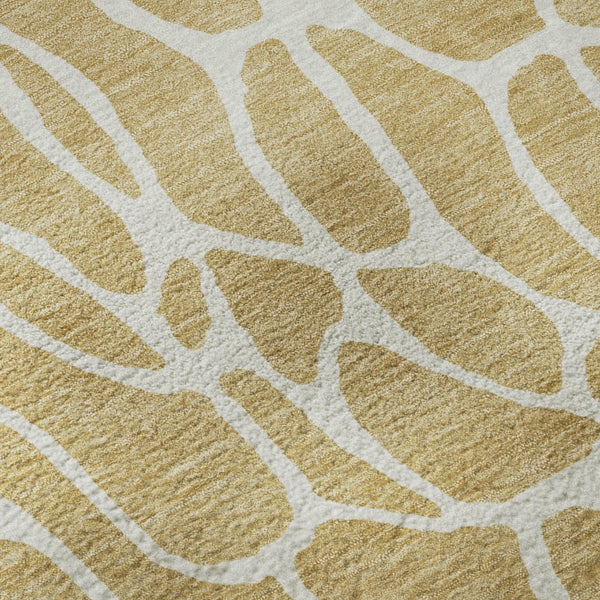 HomeRoots 8' Gold and Ivory Geometric Round Rug - Washable, UV Protected, Perfect for High-Traffic Areas! 680406