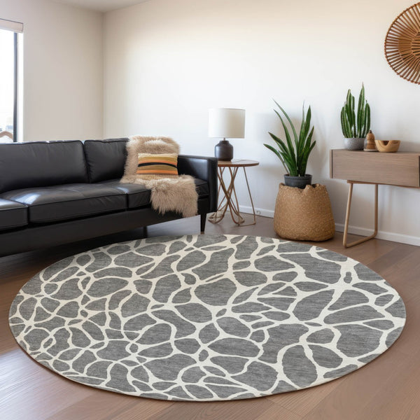HomeRoots 8' Gray and Ivory Geometric Round Rug - Washable, UV-Protected, Durable for High-Traffic Areas 680412