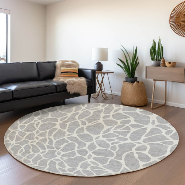 HomeRoots 8' Silver and Ivory Geometric Round Rug - Washable, UV-Protected, Stain-Resistant, Modern Elegance 680436