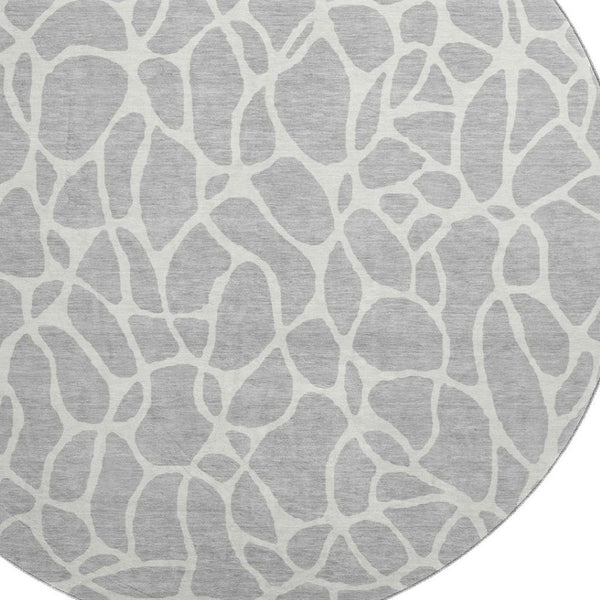HomeRoots 8' Silver and Ivory Geometric Round Rug - Washable, UV-Protected, Stain-Resistant, Modern Elegance 680436