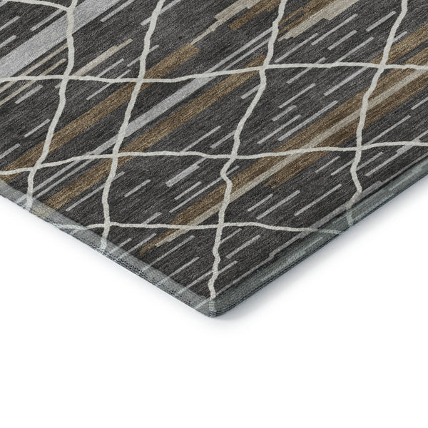 HomeRoots 8' Charcoal Gray & Brown Striped Washable Round Rug - Durable, UV-Protected, Perfect for High-Traffic Spaces 680472
