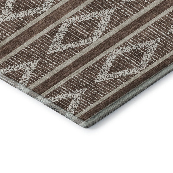 HomeRoots 8' Brown and Beige Geometric Round Rug – Washable, Stain-Resistant, UV Protected for Busy Homes 680762