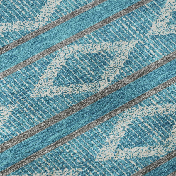HomeRoots 8' Teal and Ivory Geometric Round Rug - Stylish, Washable, UV-Protected for High-Traffic Areas 680822