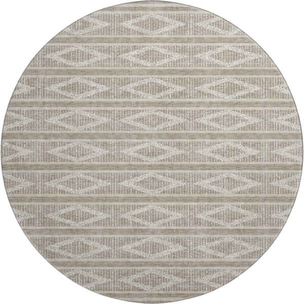 HomeRoots 8' Stylish Washable Round Rug in Taupe & Beige - Durable, UV-Protected with Modern Geometric Design! 680828