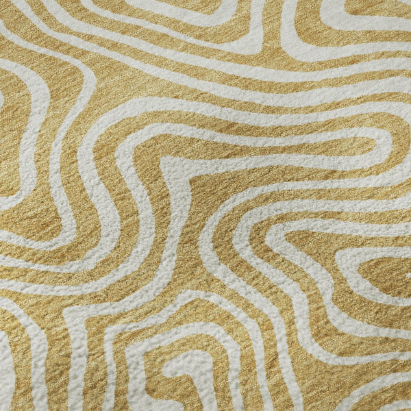 HomeRoots 8' Gold And Ivory Abstract Round Rug - Washable, Stain-Resistant, UV Protected for Modern Spaces 680864