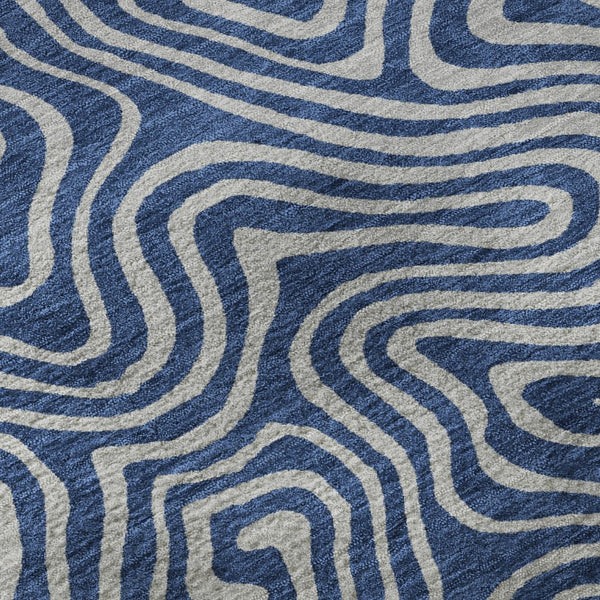 HomeRoots 8' Navy Blue and White Abstract Round Rug - Washable, UV Protected, Stylish for High-Traffic Areas 680972