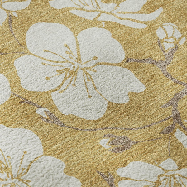 HomeRoots 8' Gold and Ivory Floral Round Rug - Stylish, Washable, UV-Protected, Perfect for Family Spaces! 681032