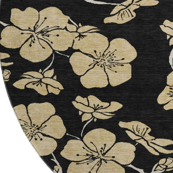 HomeRoots 8' Black And Wheat Floral Round Rug - Washable, UV Protected, Stain Resistant for Busy Homes & More 681146