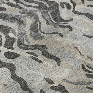 HomeRoots 8' Gray Silver And Ivory Abstract Round Rug - Washable, Durable, UV Protected for High-Traffic Homes 681446