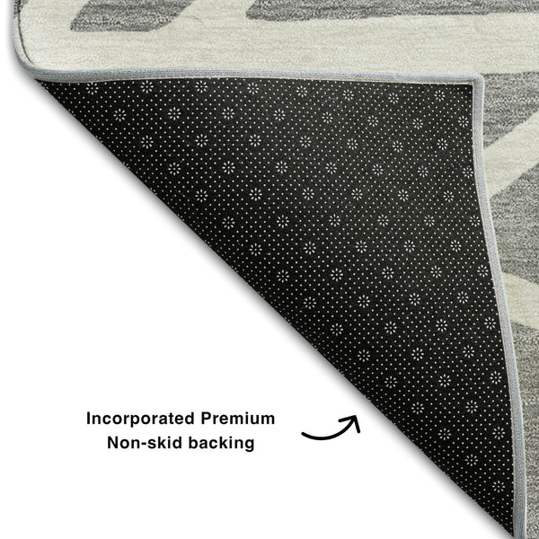 HomeRoots 8' Gray and Ivory Geometric Round Rug - Washable, UV Protected, Stain Resistant for High Traffic Areas 681608