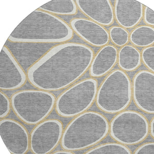 HomeRoots 8' Gray, Ivory & Gold Geometric Washable Round Rug - Durable, UV Protected & Stain Resistant Design 681686