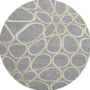 HomeRoots 8' Gray, Ivory & Gold Geometric Washable Round Rug - Durable, UV Protected & Stain Resistant Design 681686