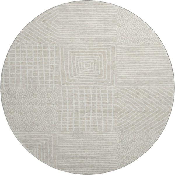 HomeRoots 8' Beige and Ivory Geometric Round Rug – Washable, UV-Protected, Durable for High-Traffic Areas 681872