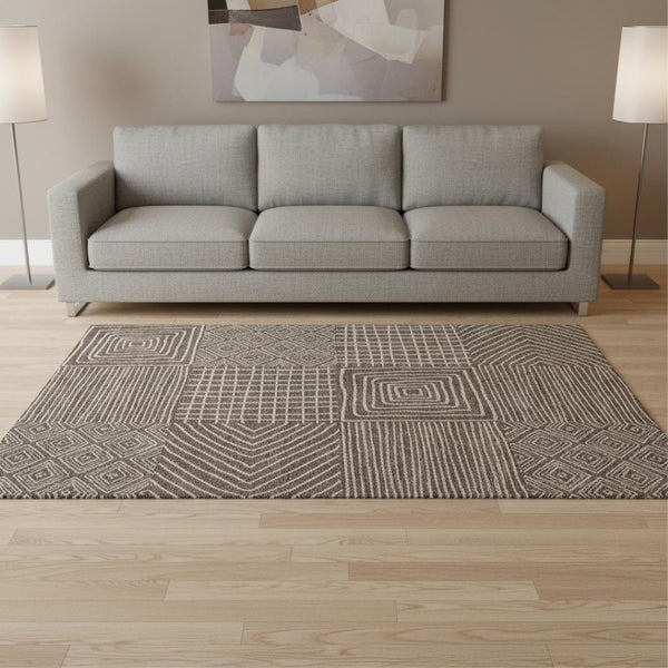 HomeRoots 5' X 8' Stylish Brown & Beige Geometric Area Rug - Washable, UV Protected, Perfect for Families! 681877